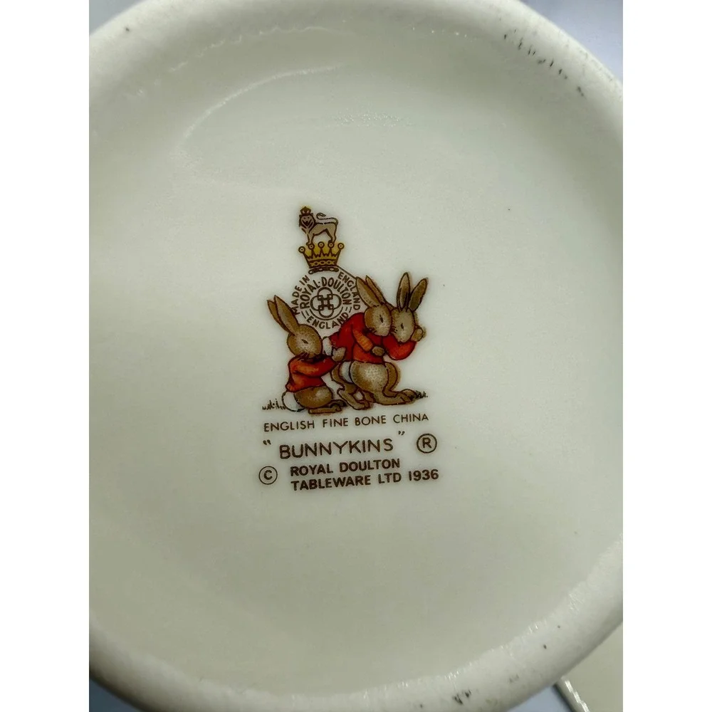 Royal Doulton Bunnykins 2pc Set Two‎ Handled Mug and 8in Plate Fine Bone China